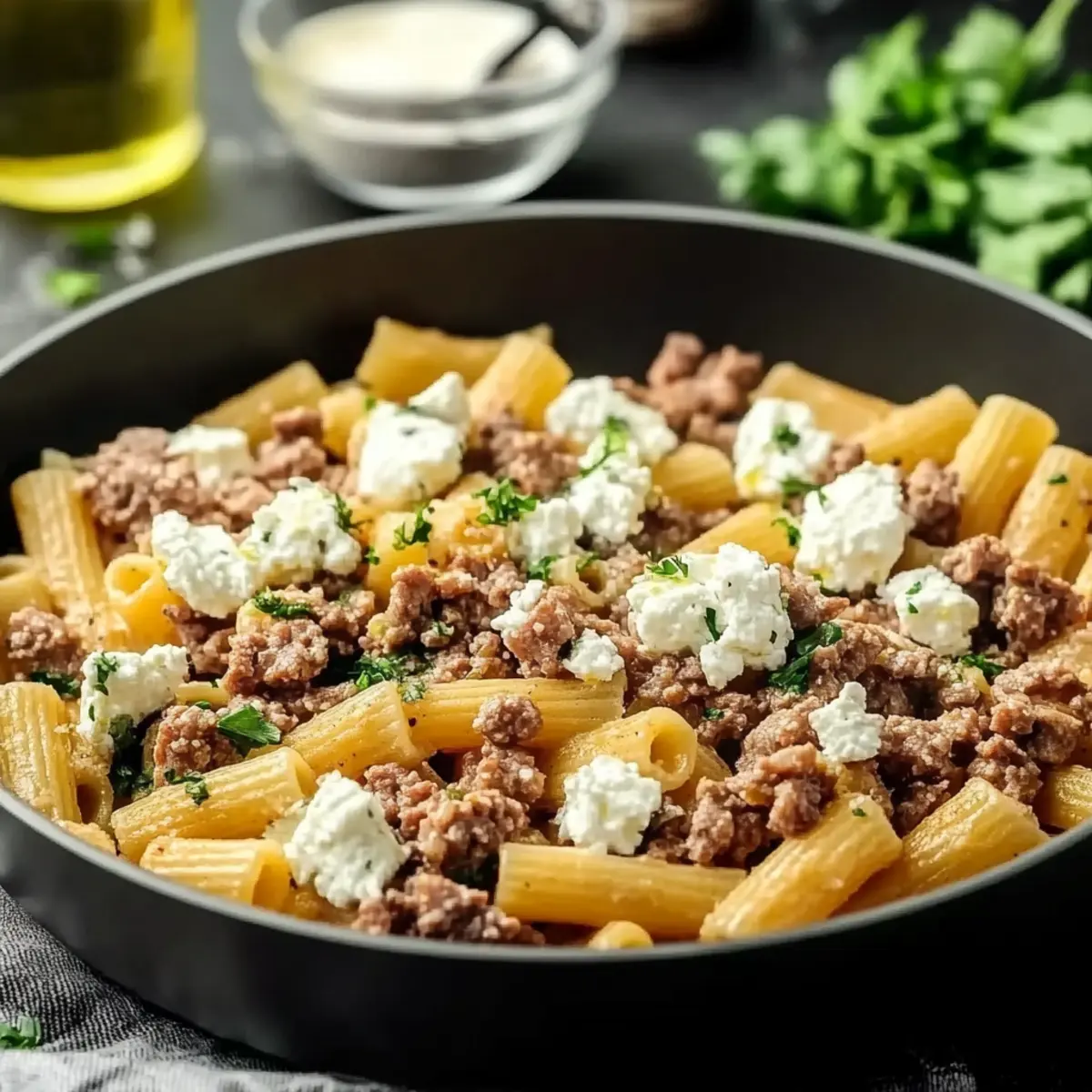 Cremige Nudel-Hackfleisch-Pfanne mit Feta – Schritt 3